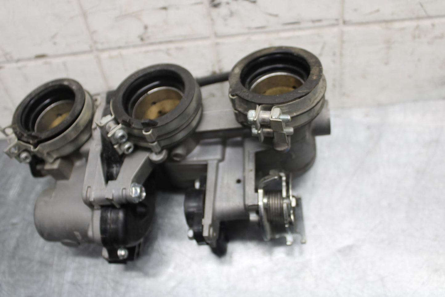 2016 Yamaha XSR900 ABS MAIN FUEL INJECTORS / THROTTLE BODIES BB516