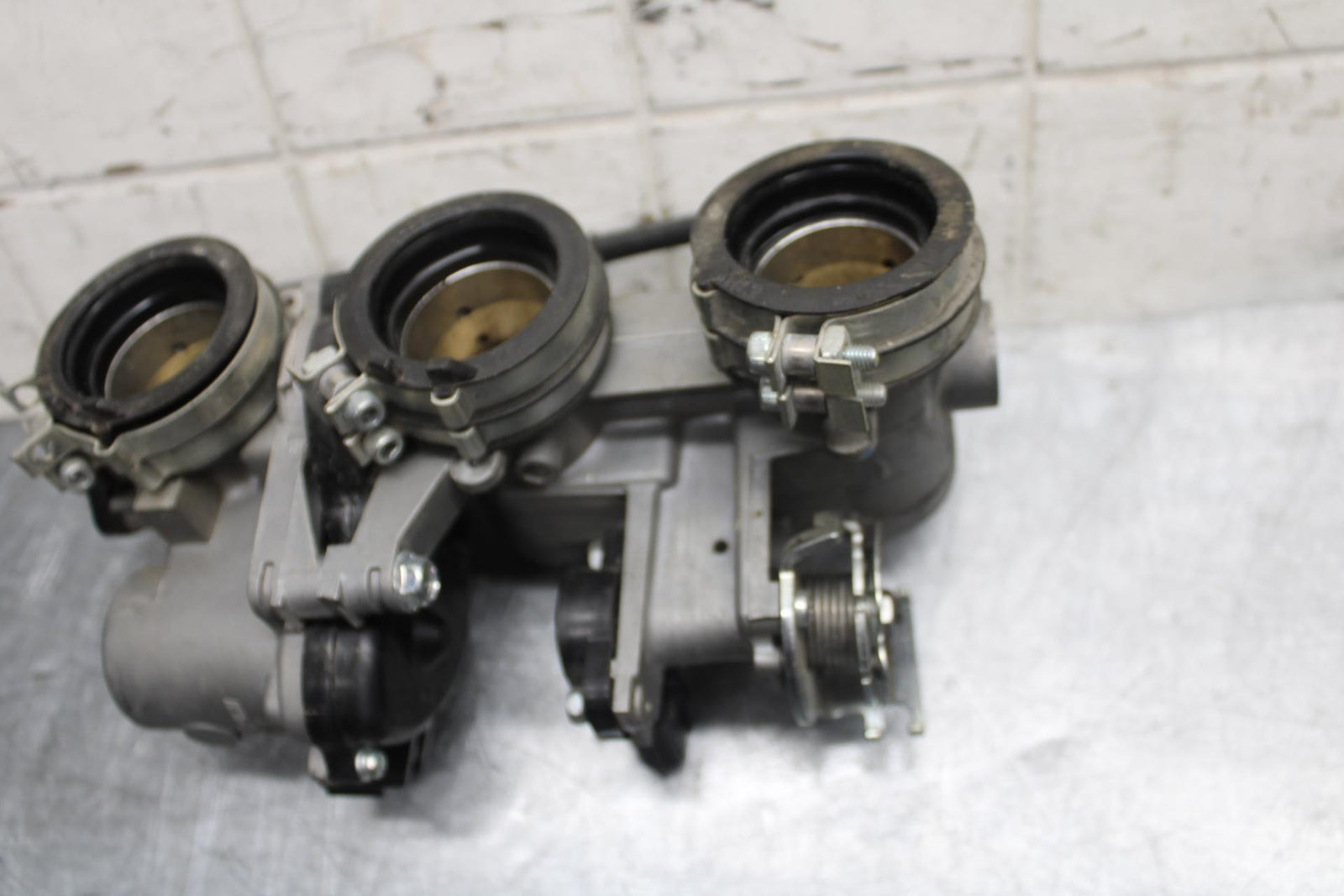 2016 Yamaha XSR900 ABS MAIN FUEL INJECTORS / THROTTLE BODIES BB516