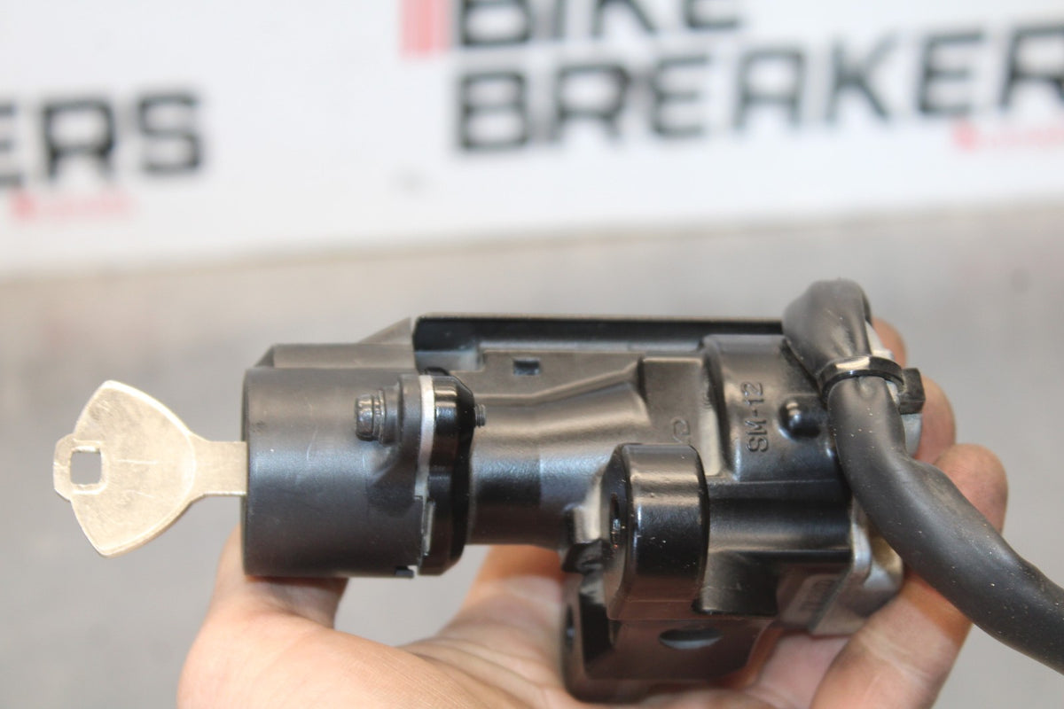 11-26 SUZUKI GSXR750 IGNITION LOCK KEY SET W/ GAS CAP AND SEAT LOCK BB891