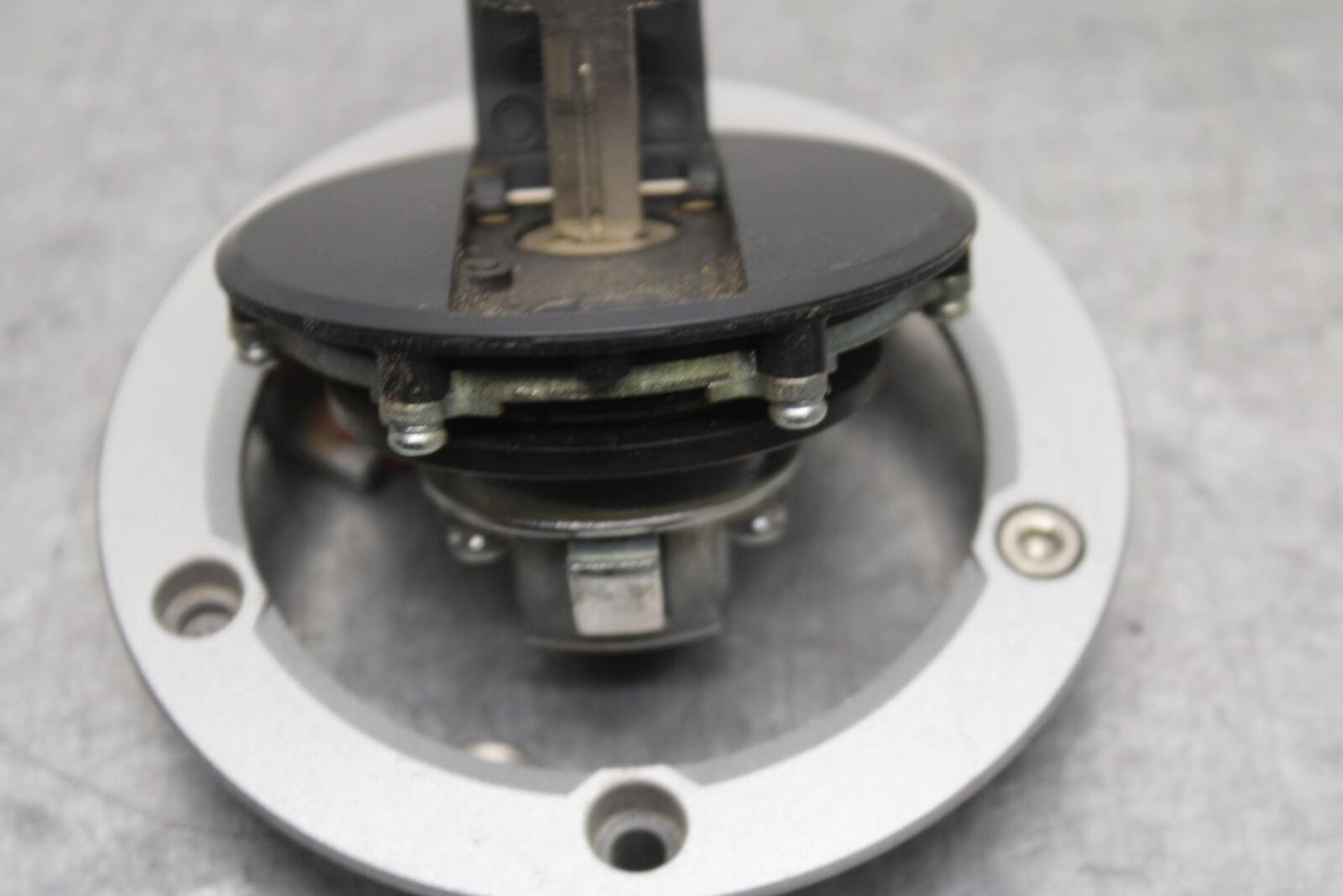 11-24 SUZUKI GSXR  600 750 FUEL TANK GAS CAP BB630