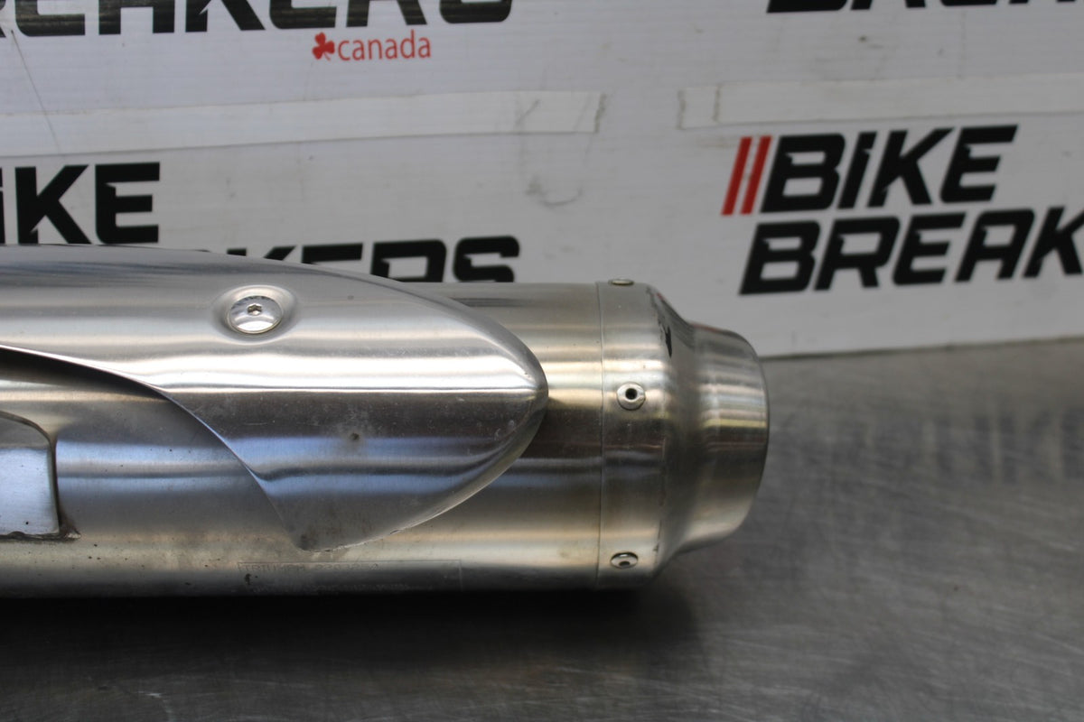 12 TRIUMPH STREET TRIPLE R RIGHT EXHAUST PIPE MUFFLER SLIP ON CAN SILENCER BB914