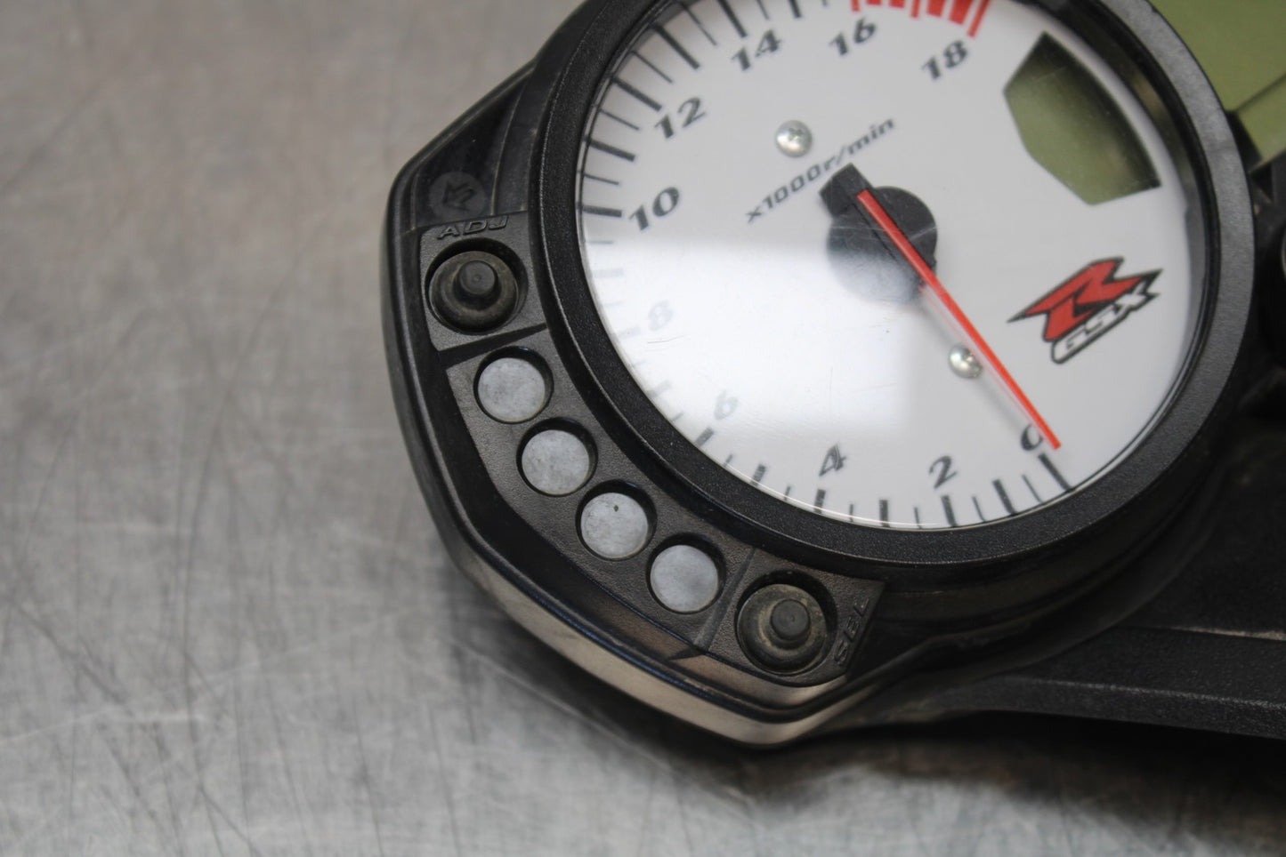 06-07 SUZUKI GSXR 600 SPEEDO TACH GAUGES CLUSTER SPEEDOMETER TACHOMETER BB170