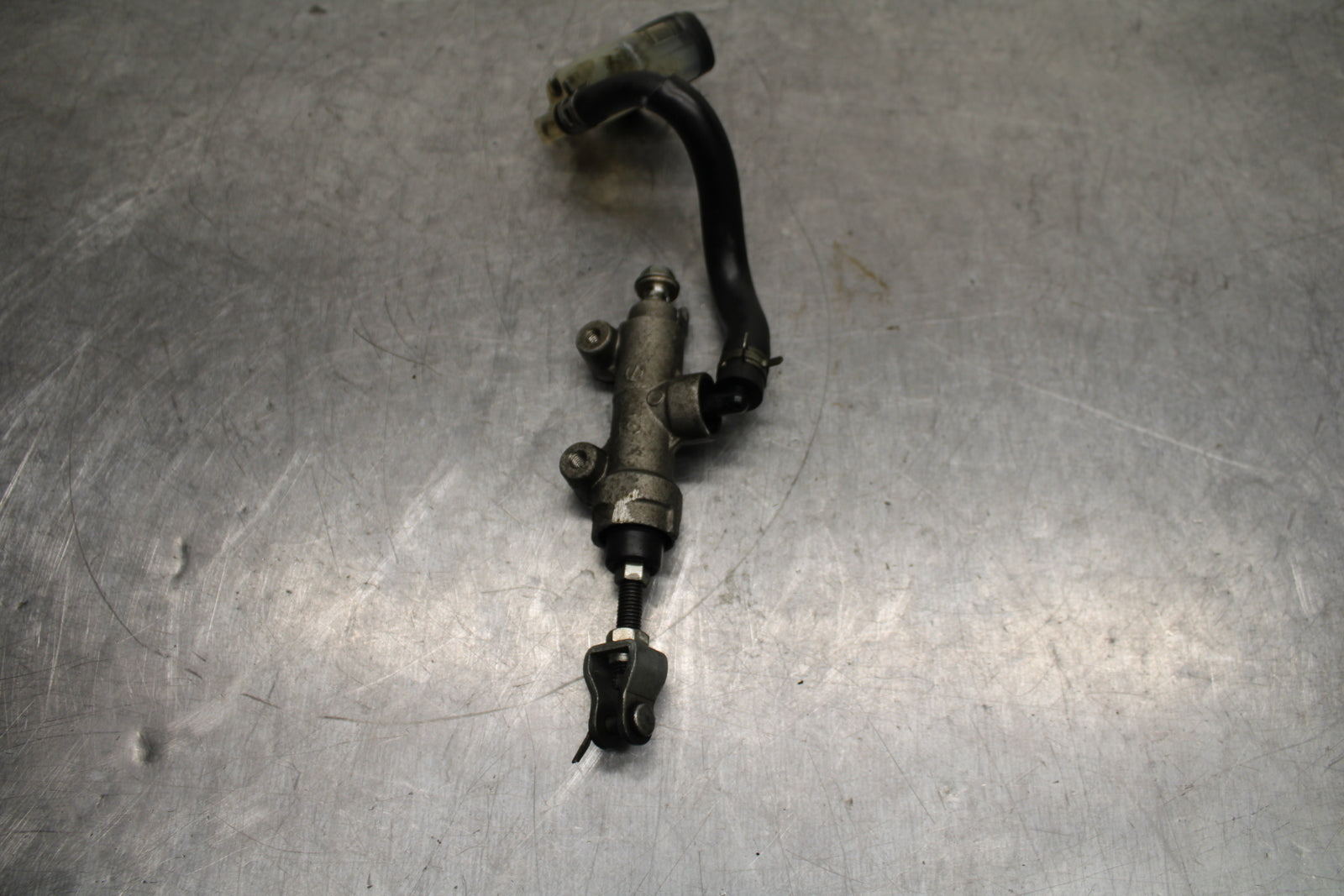 08-10 SUZUKI GSXR 600 REAR BACK BRAKE MASTER CYLINDER W RESERVOIR BB116