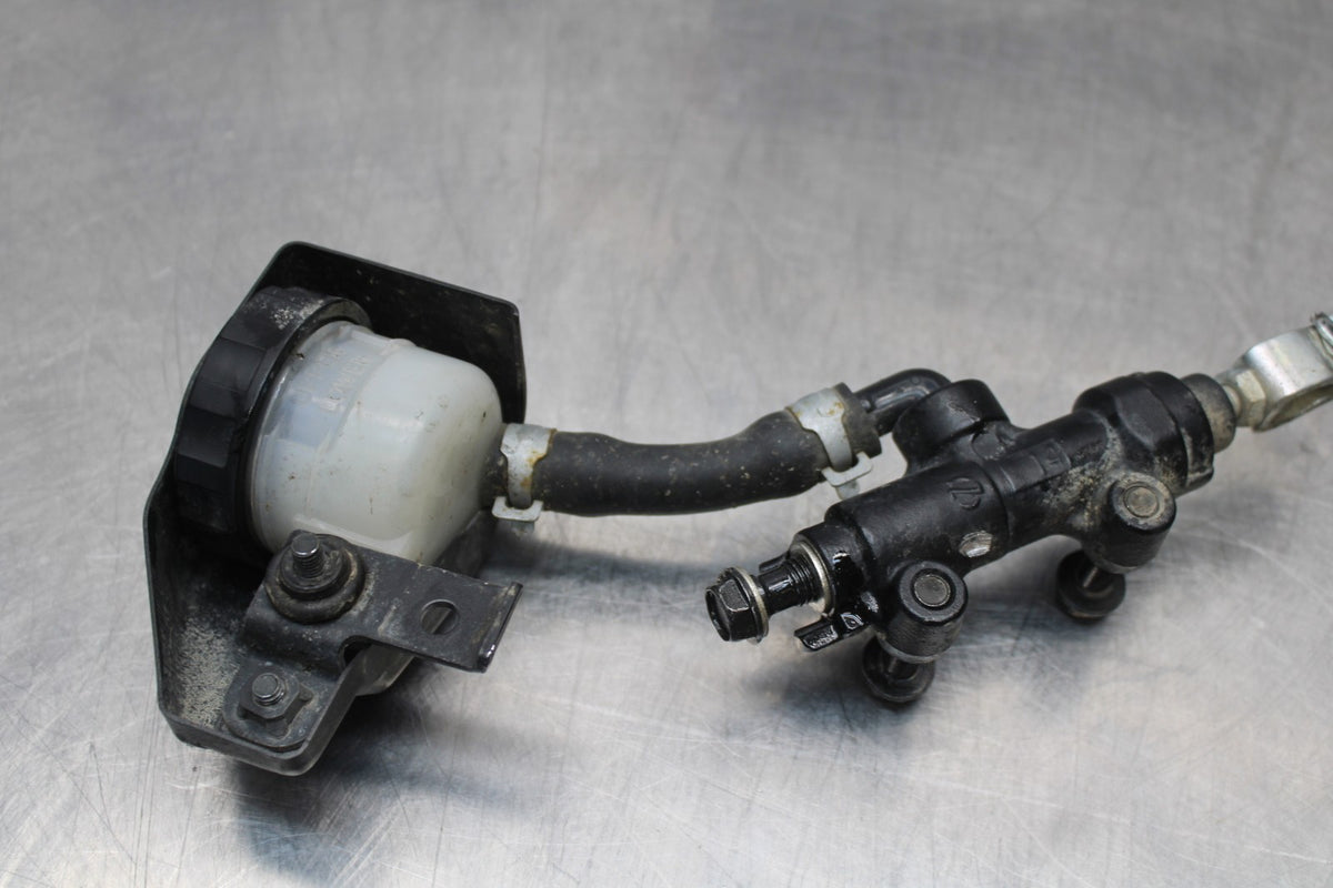 08 KAWASAKI VULCAN 900 REAR BACK BRAKE MASTER CYLINDER W RESERVOIR BB184