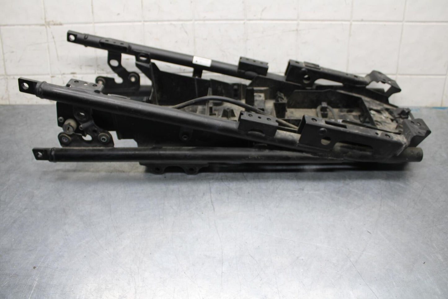 2012 Yamaha FZ8 REAR BACK TAIL SUBFRAME SUB FRAME BB550