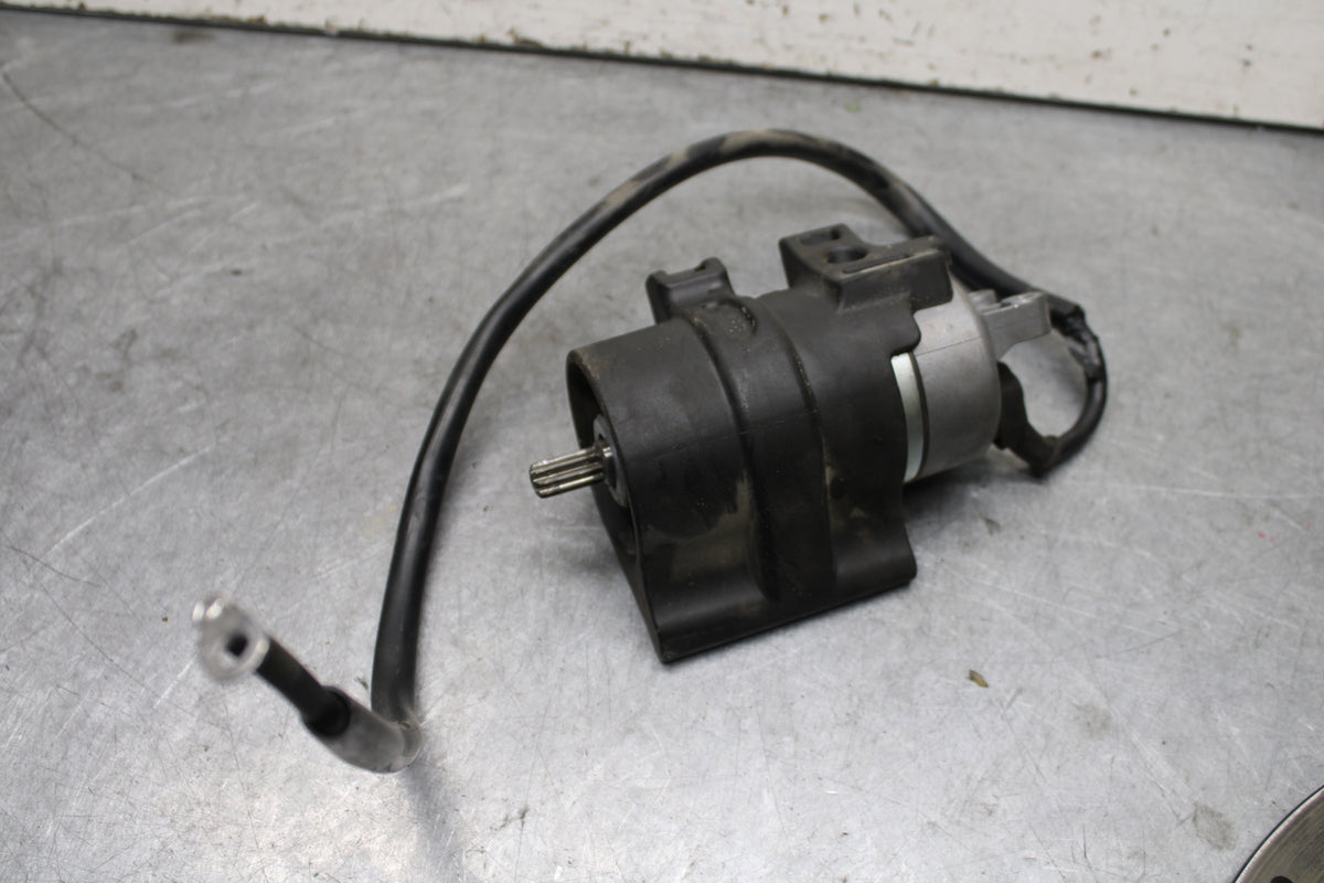 22-24 YAMAHA XSR900 ENGINE STARTING STARTER MOTOR -DC 12V BB683
