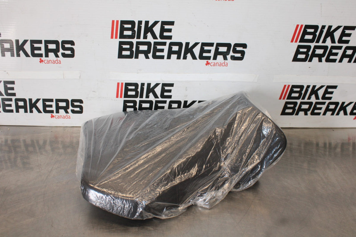 11-26 SUZUKI GSXR750 NEW TAKE OFF! FRONT DRIVERS SEAT PAD SADDLE PILLION BB882