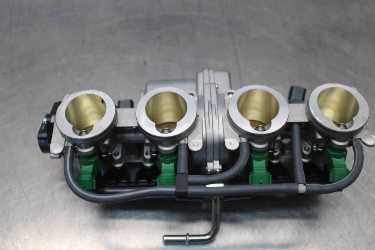 25 KAWASAKI Z900 MAIN FUEL INJECTORS / THROTTLE BODIES BB928