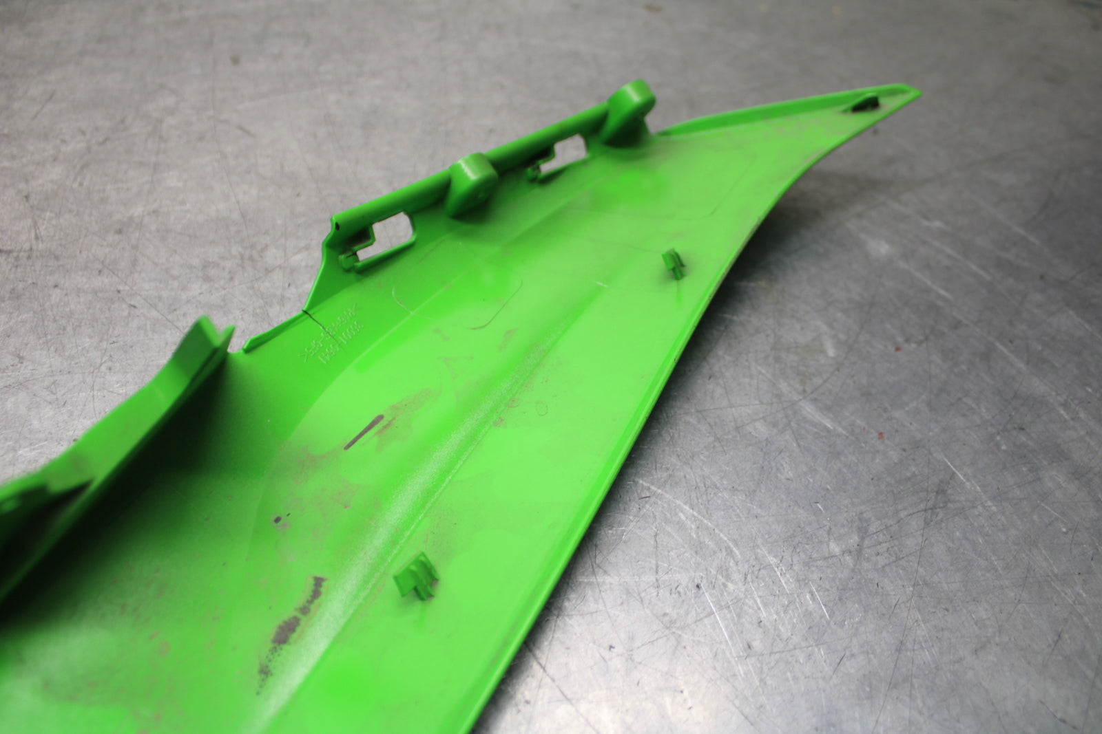 16 KAWASAKI NINJA ZX10R RIGHT REAR BACK TAIL FAIRING COWL 36001-0641-51B  BB650