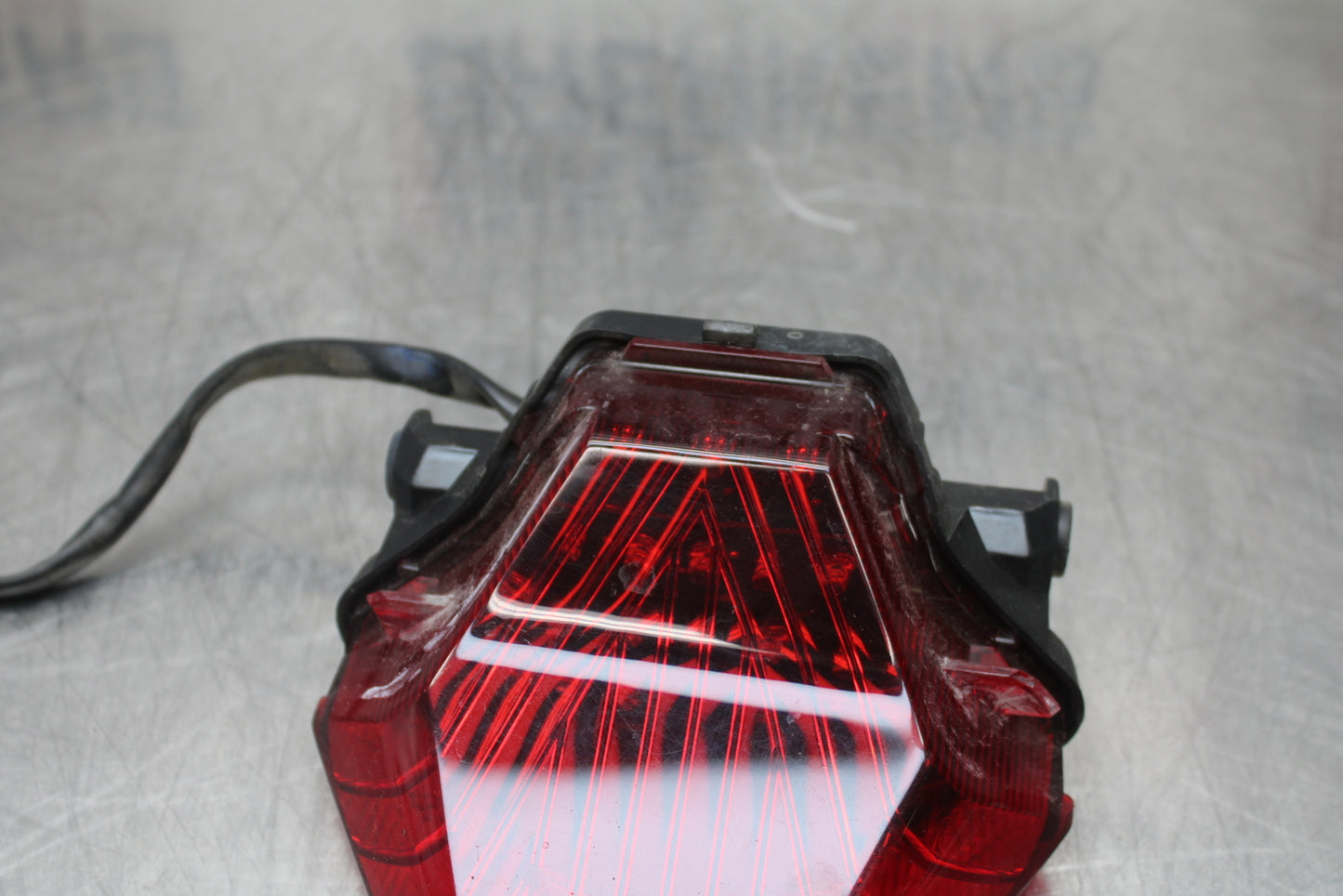 14-17 YAMAHA FZ07 REAR TAIL TAILLIGHT BACK BRAKE LIGHT BB162