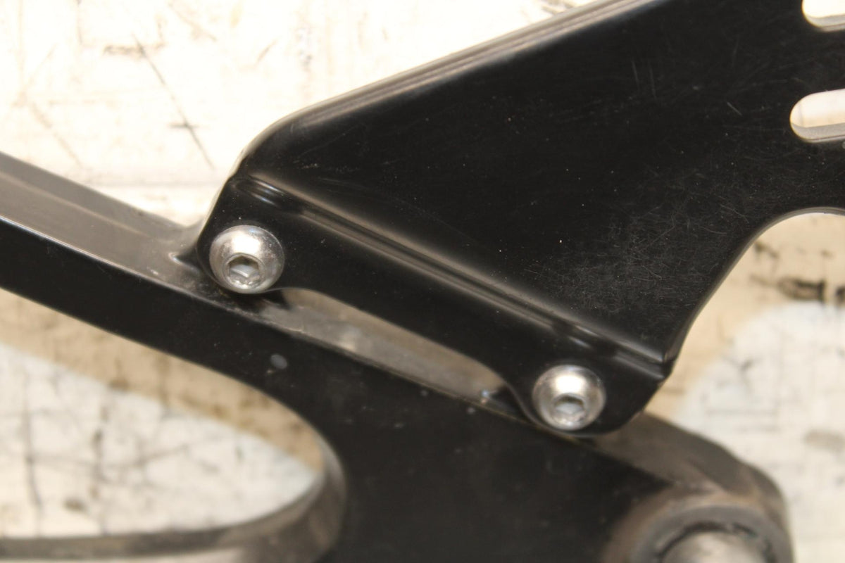 2007 Yamaha YZF R1 LEFT REARSET REAR SET DRIVER FOOT PEG REST STOP BB575