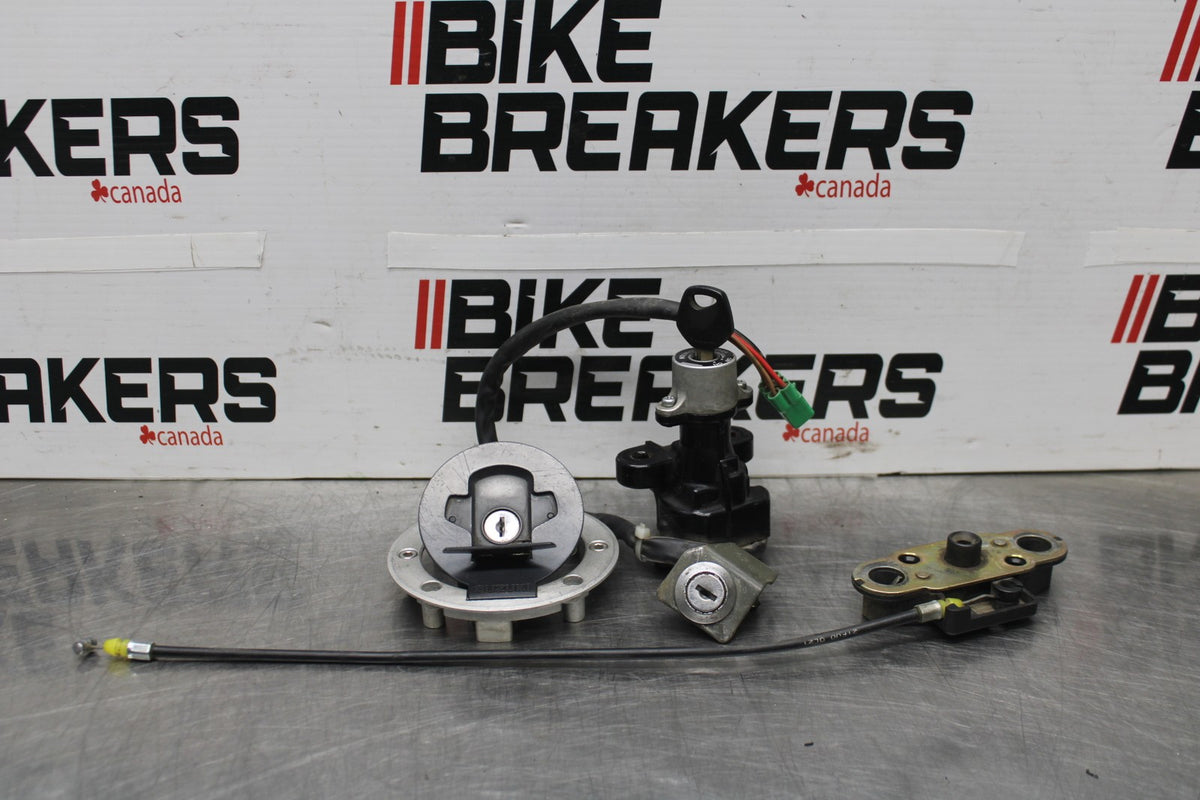 01-02 SUZUKI GSXR1000 IGNITION LOCK KEY SET W/ GAS CAP AND SEAT LOCK BB880