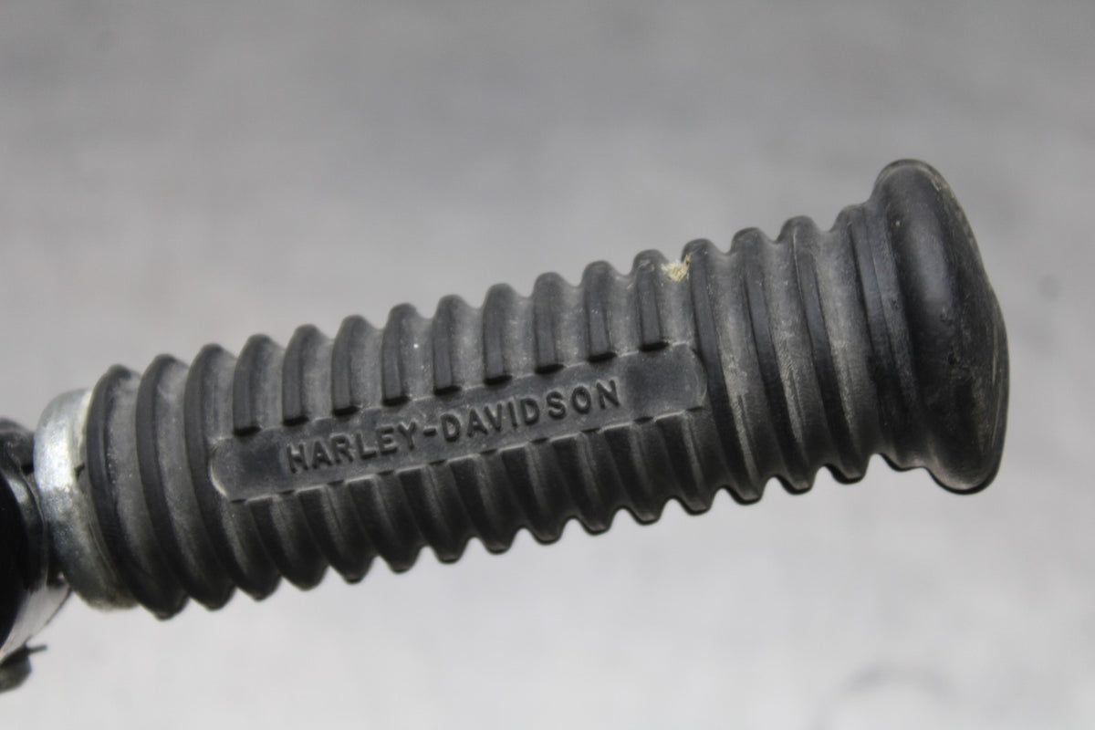 07 HARLEY-DAVIDSON SPORTSTER 1200 XL1200C REAR PASSENGER FOOT STEP PEG SET BB833