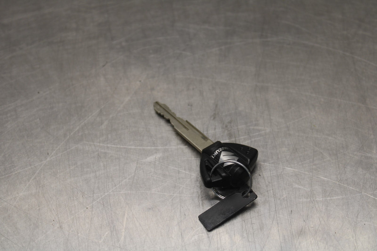 15-26 SUZUKI GSXR600 IGNITION LOCK KEY SET W/ GAS CAP AND SEAT LOCK BB888