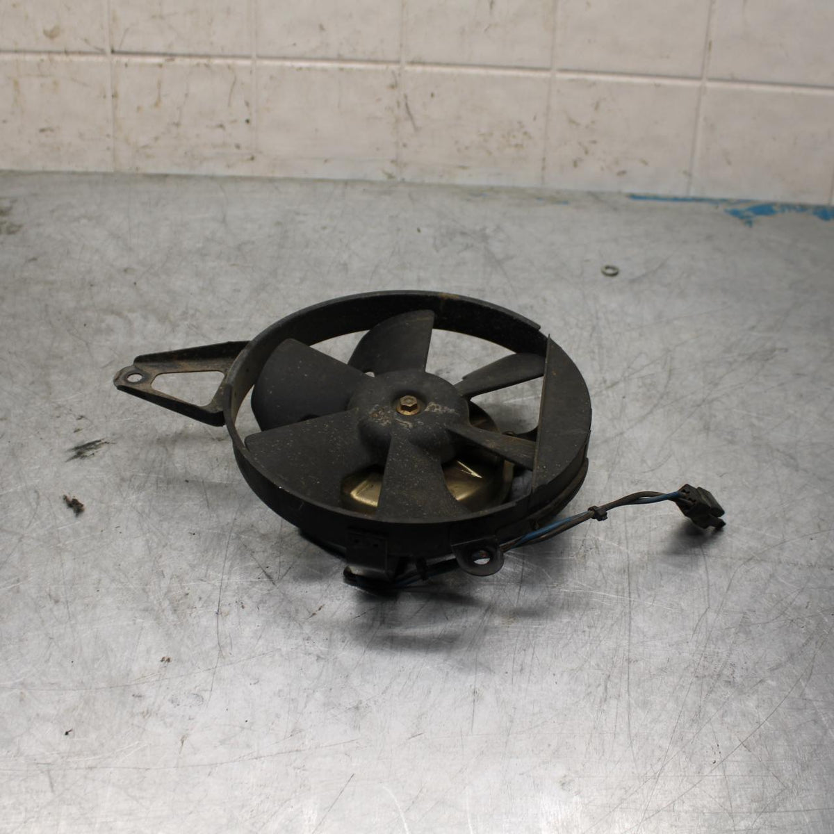 96-07 YAMAHA YZF600R RIGHT ENGINE RADIATOR COOLING FAN MOTOR BB427