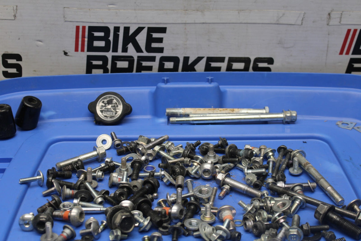 22-25 YAMAHA YZF R7 MOUNTING BOLTS HARDWARE SCREWS BB940