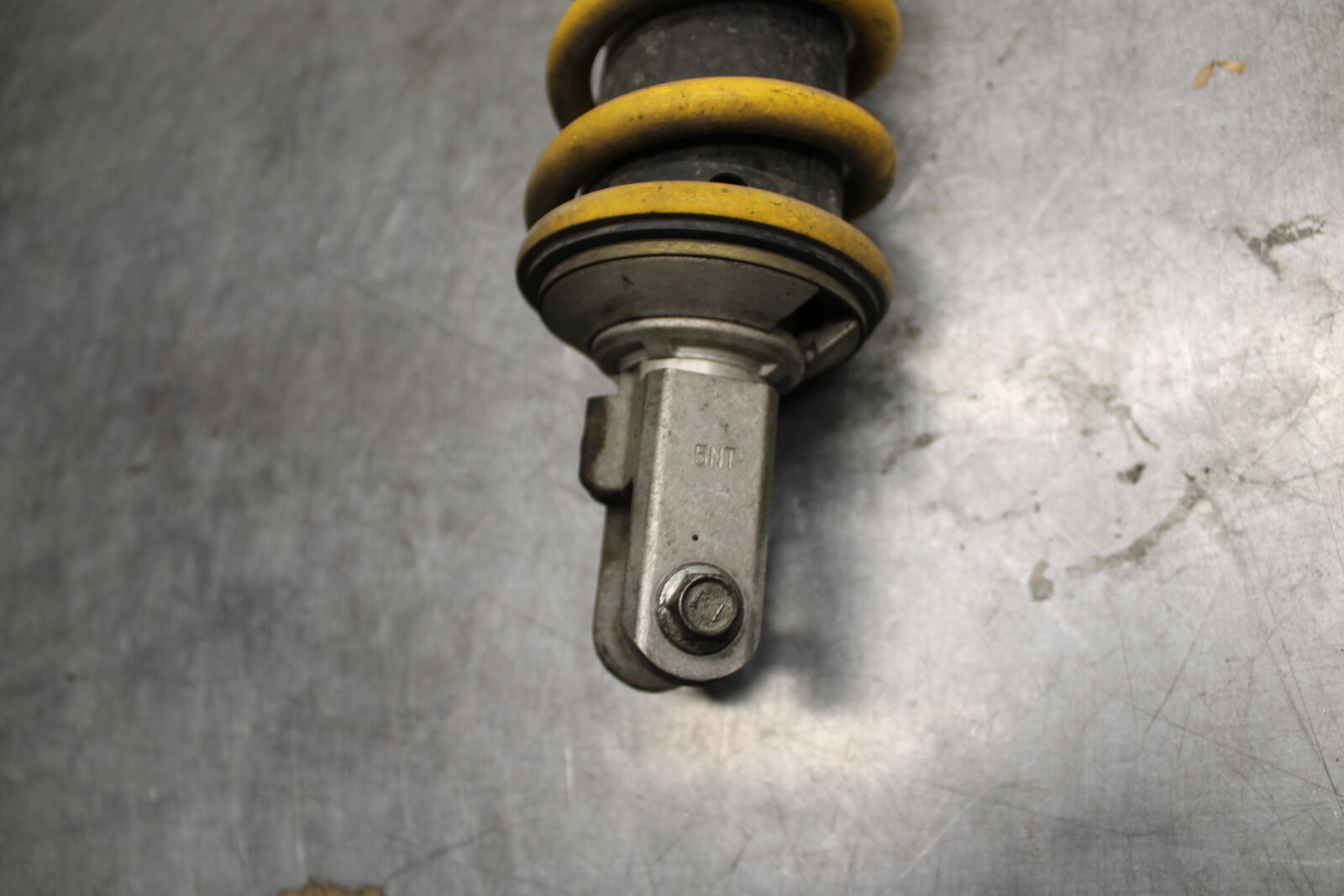 05-06 SUZUKI GSXR1000 REAR BACK SHOCK ABSORBER SUSPENSION 62100-41G00-163 BB677