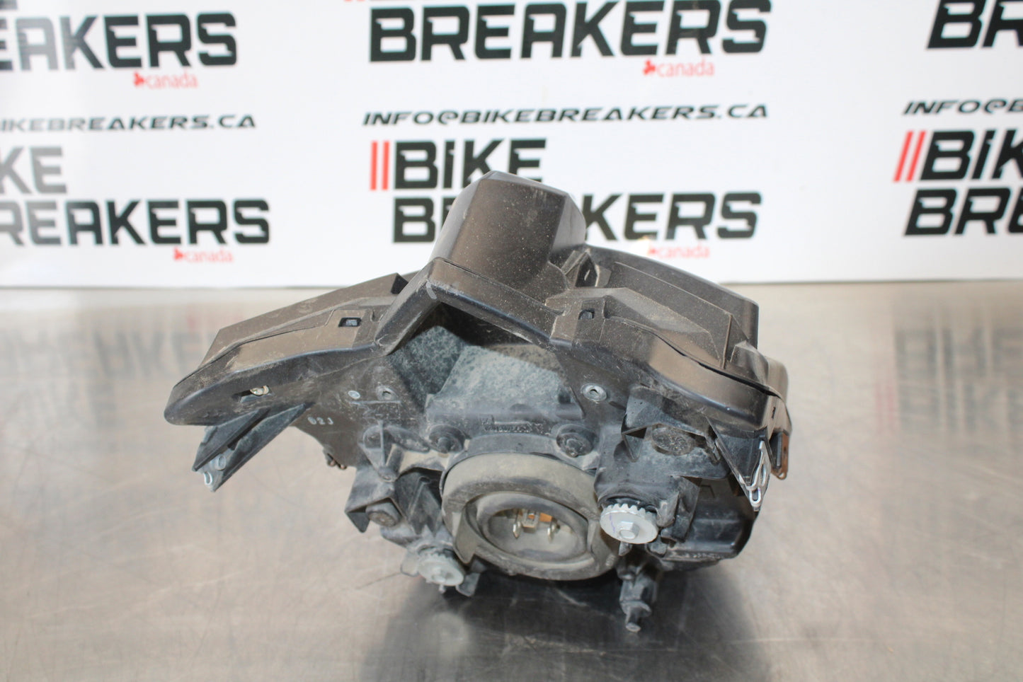 09-15 YAMAHA FZ6R FRONT HEADLIGHT HEAD LIGHT LAMP BB161