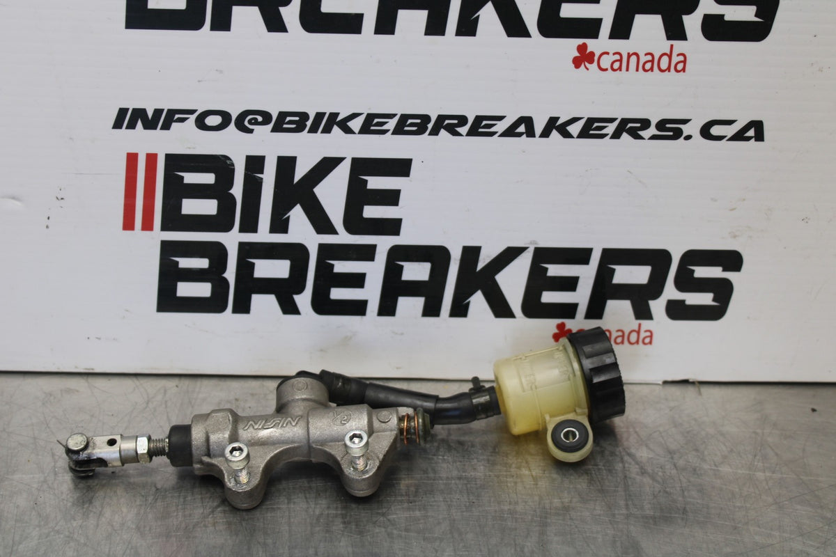 06-07 YAMAHA YZF R6 REAR BACK BRAKE MASTER CYLINDER W RESERVOIR BB763