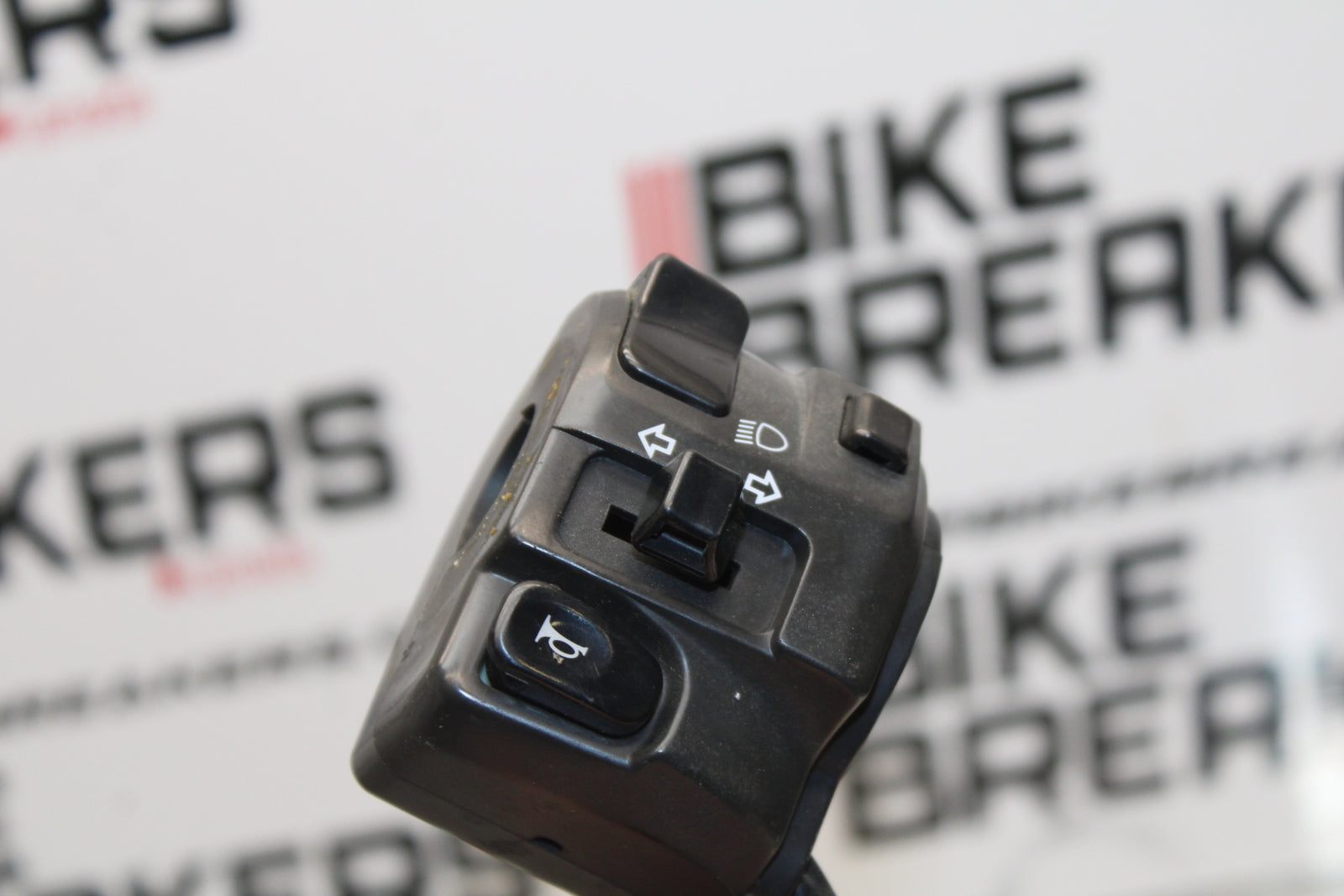 04-05 KAWASAKI NINJA ZX10R LEFT CLIP ON HANDLE HORN SIGNAL SWITCHES  BB163