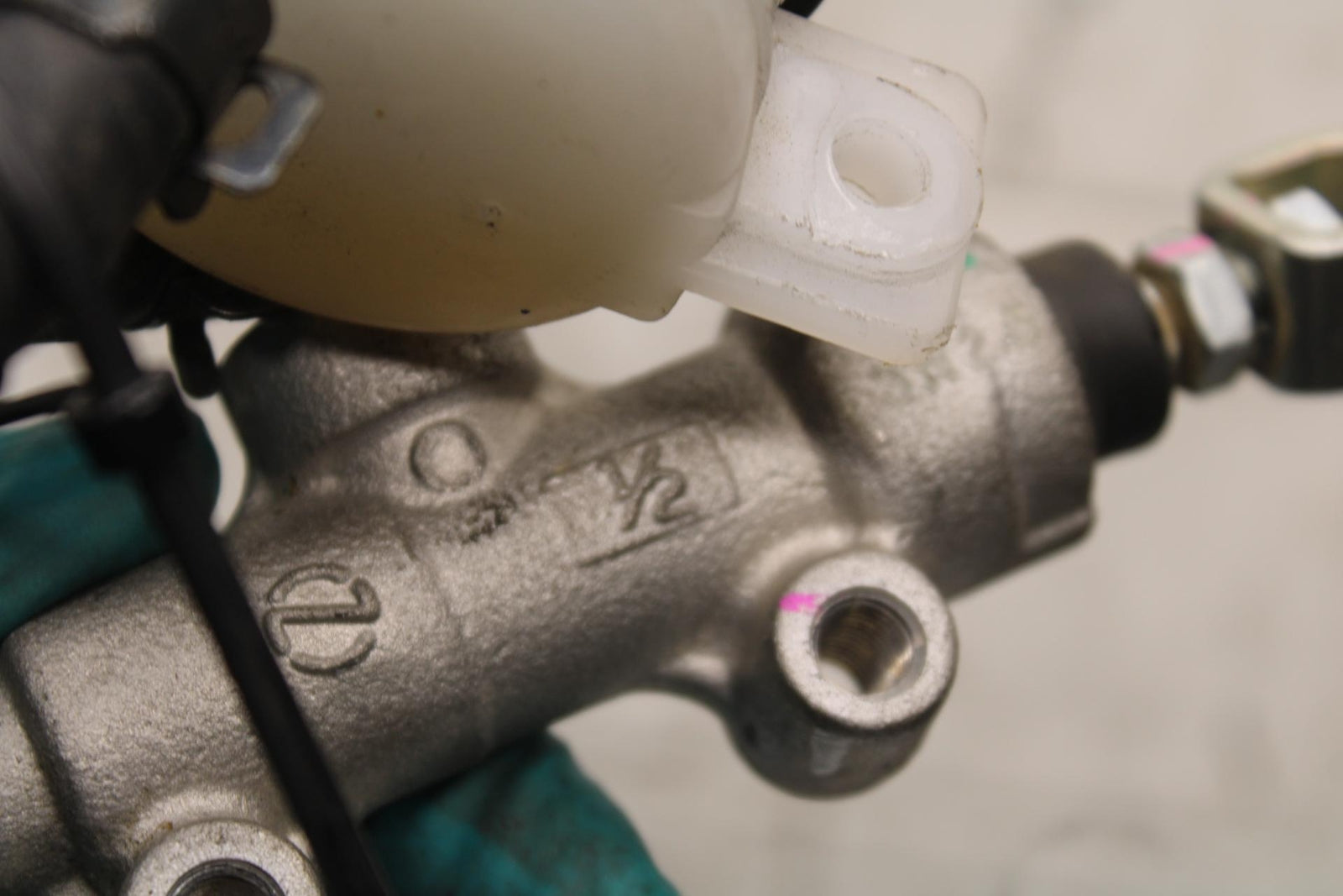 2014 Kawasaki Ninja 650 EX650E REAR BACK BRAKE MASTER CYLINDER W RESERVOIR BB569