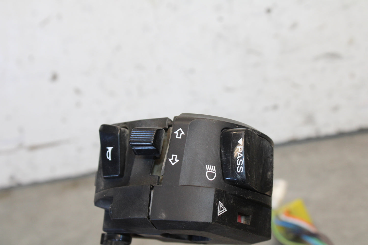 11-24 SUZUKI GSXR750 LEFT CLIP ON HANDLE HORN SIGNALS SWITCH SWITCHES BB687