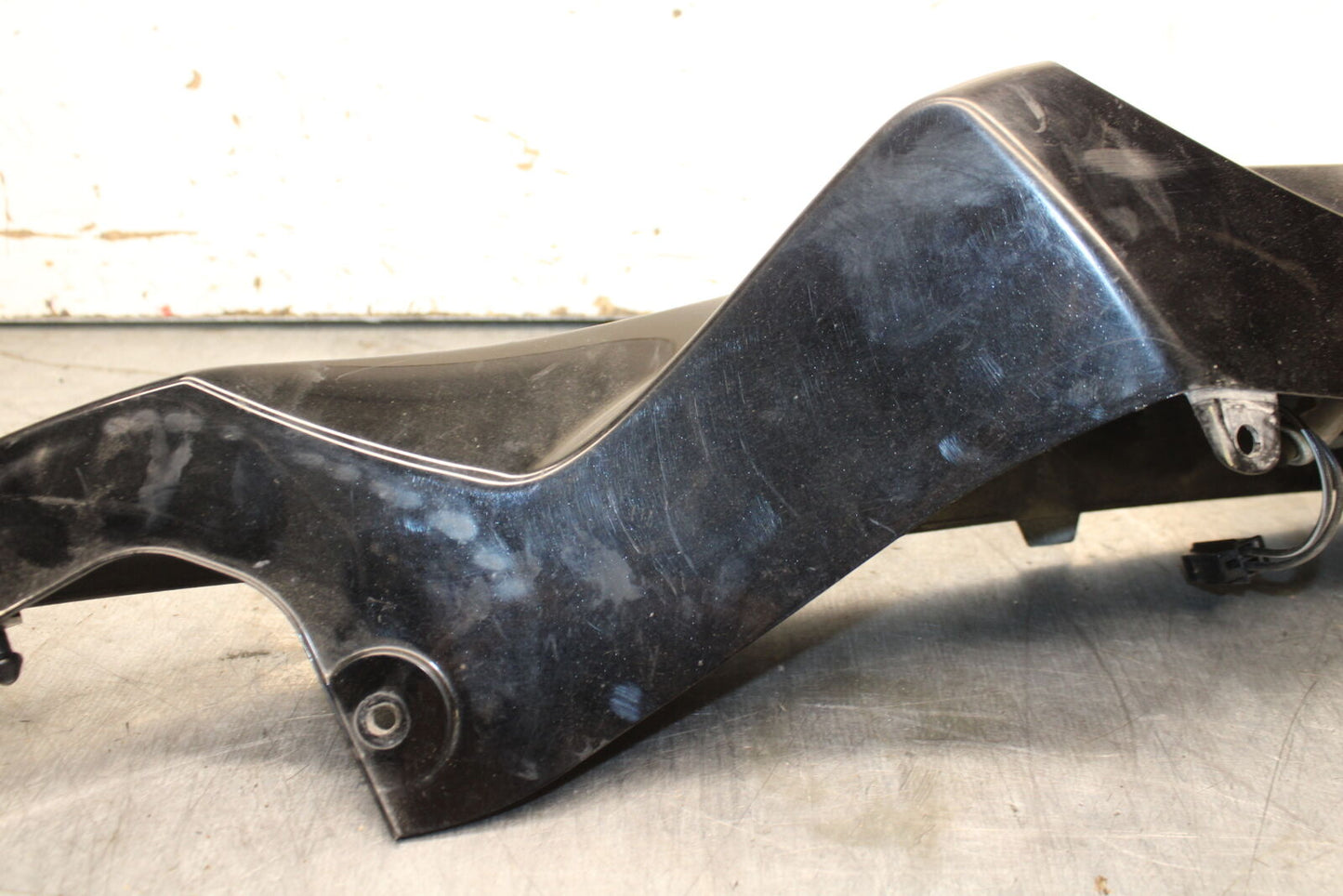 11-24 SUZUKI GSXR750 RIGHT REAR TAIL FAIRING COWL SHROUD 47100-15J10-YVB  BB714