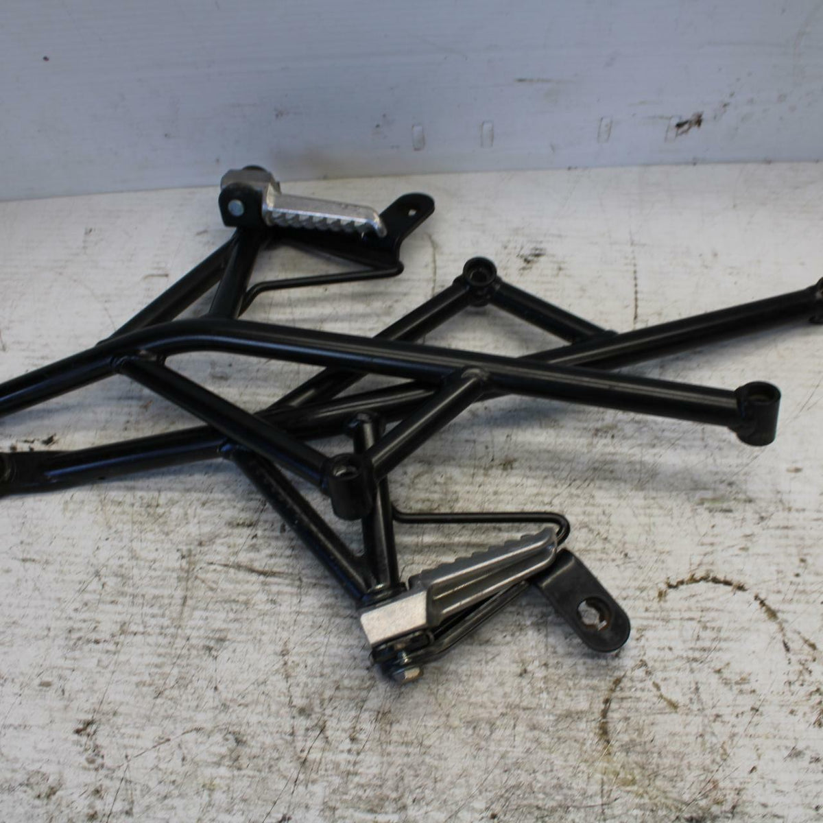 07-09 KAWASAKI VERSYS 650 REAR BACK PASSENGER PEG SET PAIR BB302