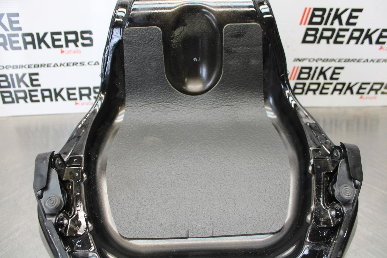 21-23 KAWASAKI NINJA ZX6R GAS TANK FUEL CELL PETROL RESERVOIR BB179