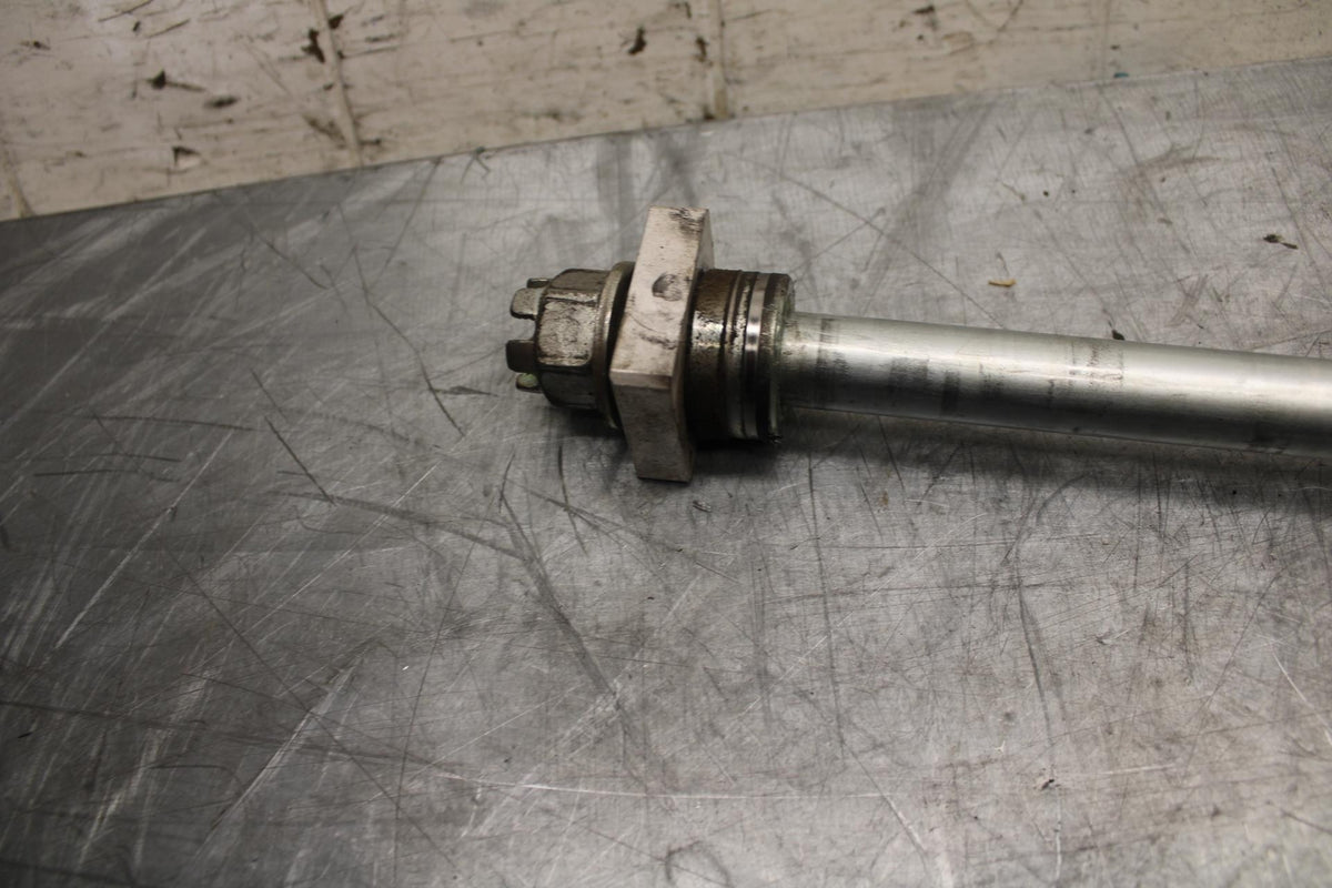15-17 KAWASAKI EX 650 NINJA EX650 ABS REAR AXLE BACK WHEEL RIM BOLT AXEL BB494