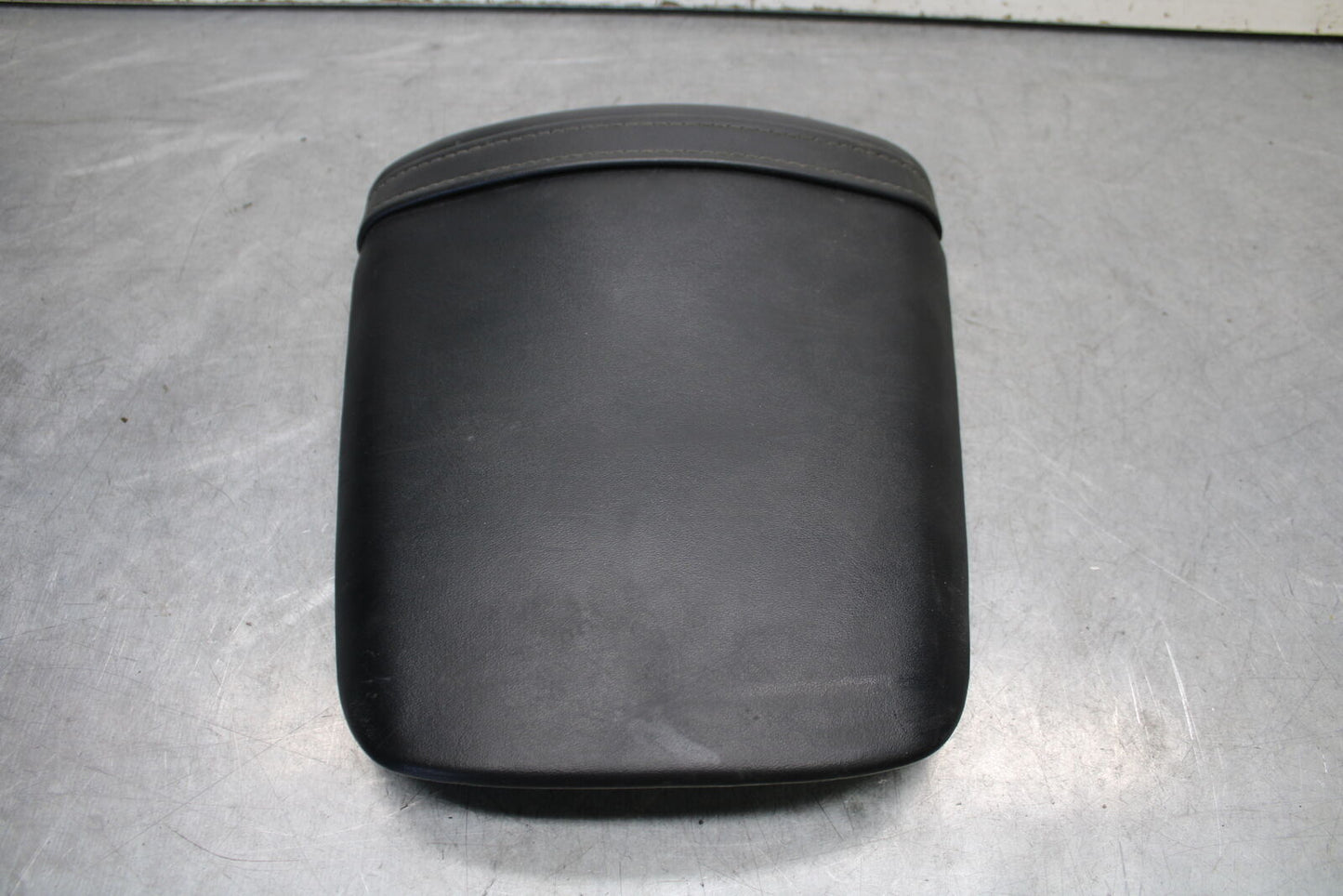 05-06 HONDA CBR600RR REAR BACK PASSENGER TANDEM SEAT PAD SADDLE PILLION BB655