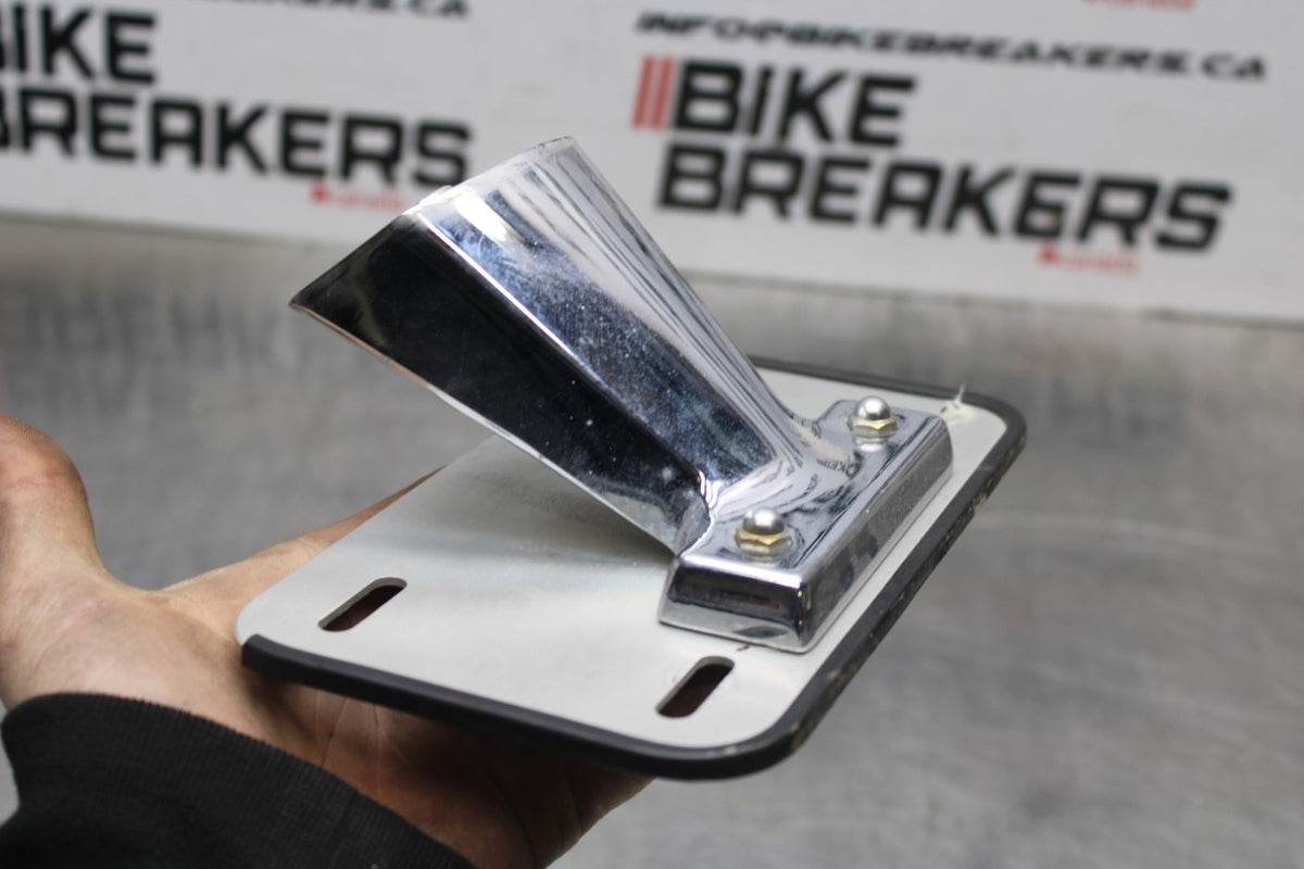 05-09 SUZUKI BOULEVARD C90 LICENSE PLATE BRACKET BB791