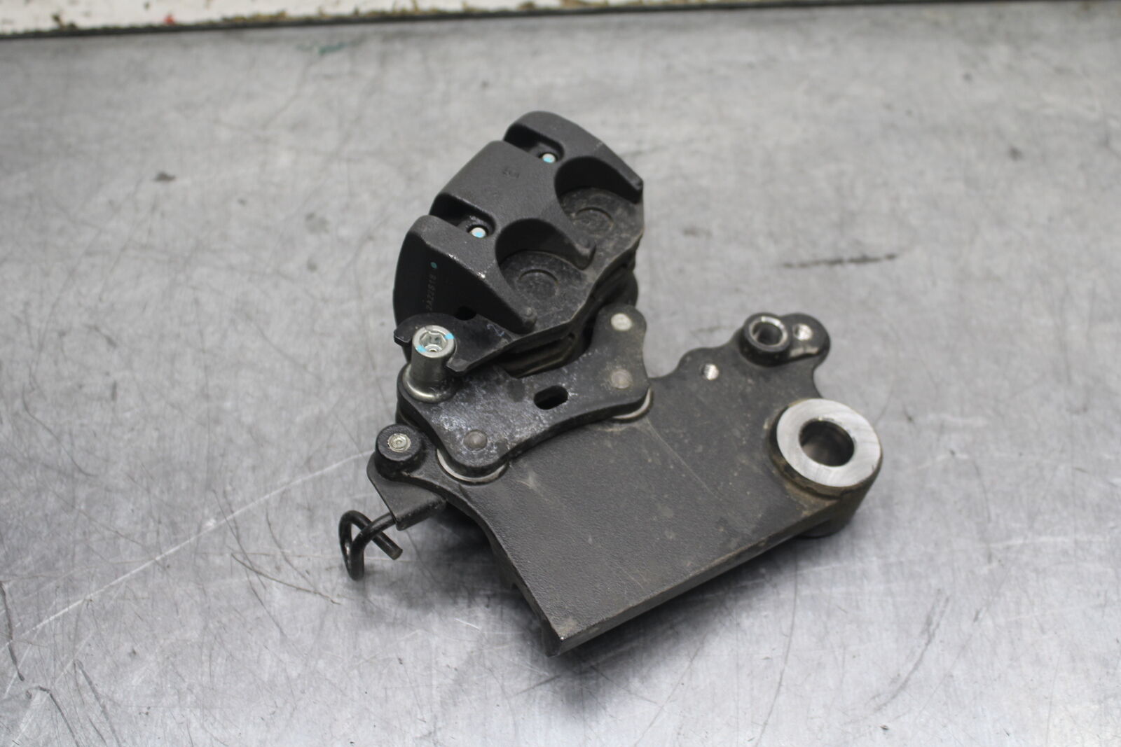 18-23 KAWASAKI NINJA 400 EX400 ABS REAR BACK BRAKE CALIPER W MOUNT BRACKET BB747