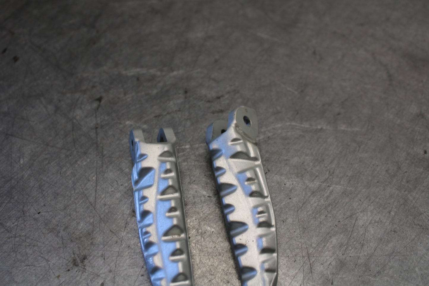 07-08 DUCATI 1098 FRONT FOOT RESTS PEGS STEPS SET PAIR BB699