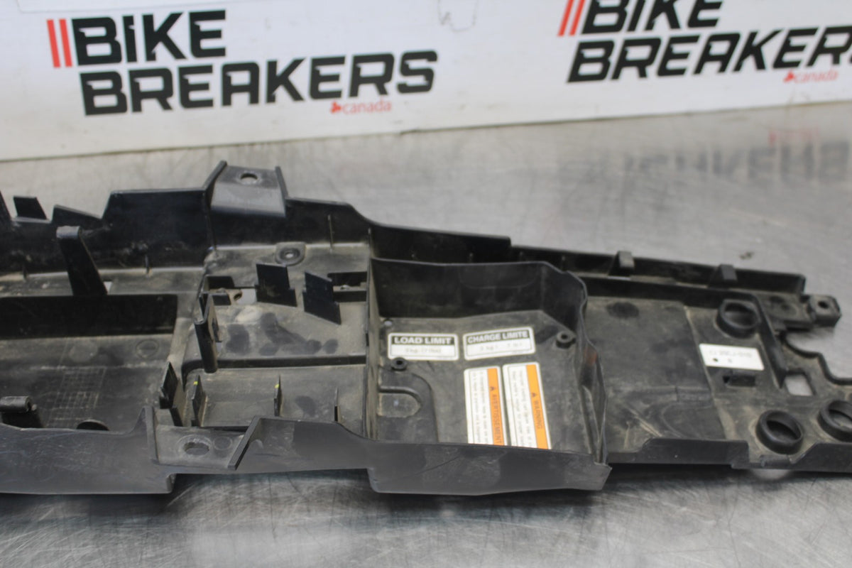 15-17 YAMAHA FJ09 REAR BACK TAIL UNDERTAIL BATTERY TRAY PLASTIC BB906