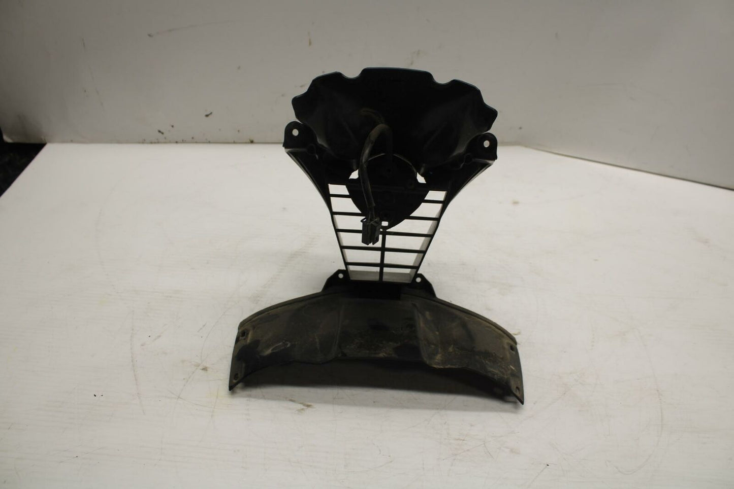 07 YAMAHA YZF R6 2c0 FRONT CENTER COWL FAIRING  BB284