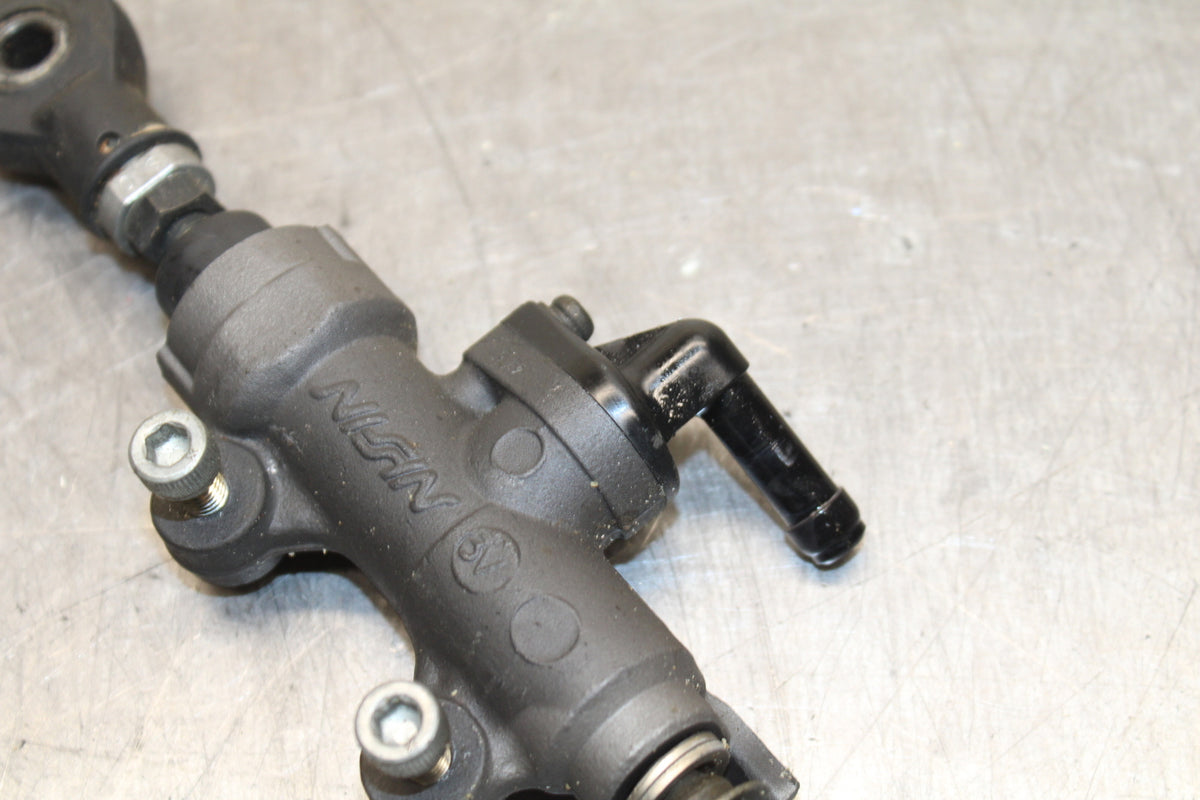 03-04 HONDA CBR600RR REAR BACK BRAKE MASTER CYLINDER BB127