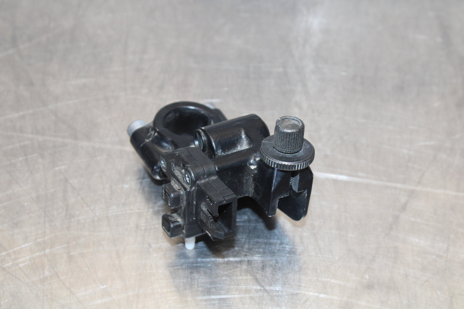 21 KAWASAKI NINJA ZX6R CLUTCH LEVER PERCH MOUNT BRACKET BB647