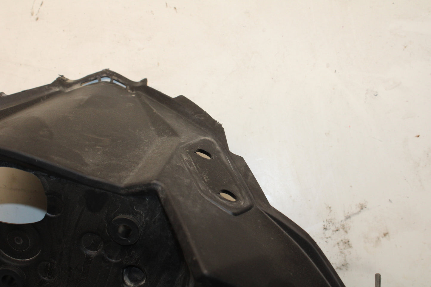 18-23 KAWASAKI NINJA 400 FRONT CENTER COWL FAIRING BB660