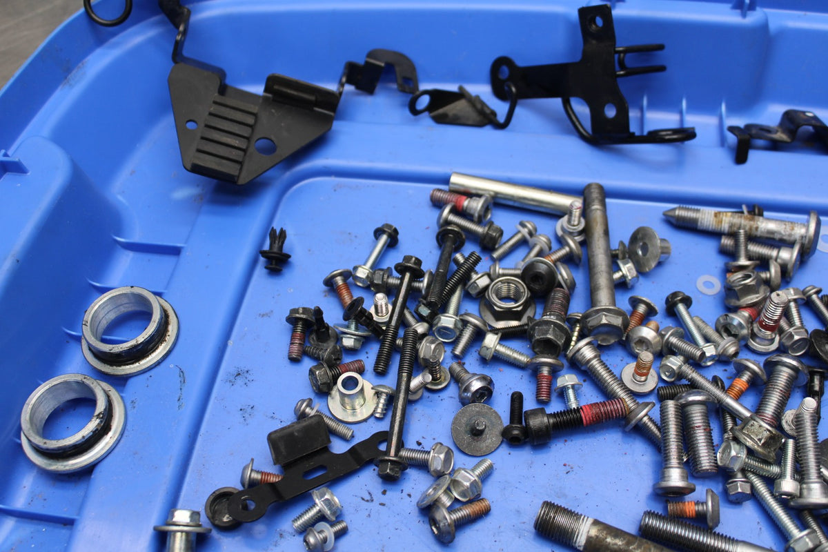 21-23 KAWASAKI NINJA ZX6R MOUNTING BOLTS HARDWARE MOTOR SCREWS BB179