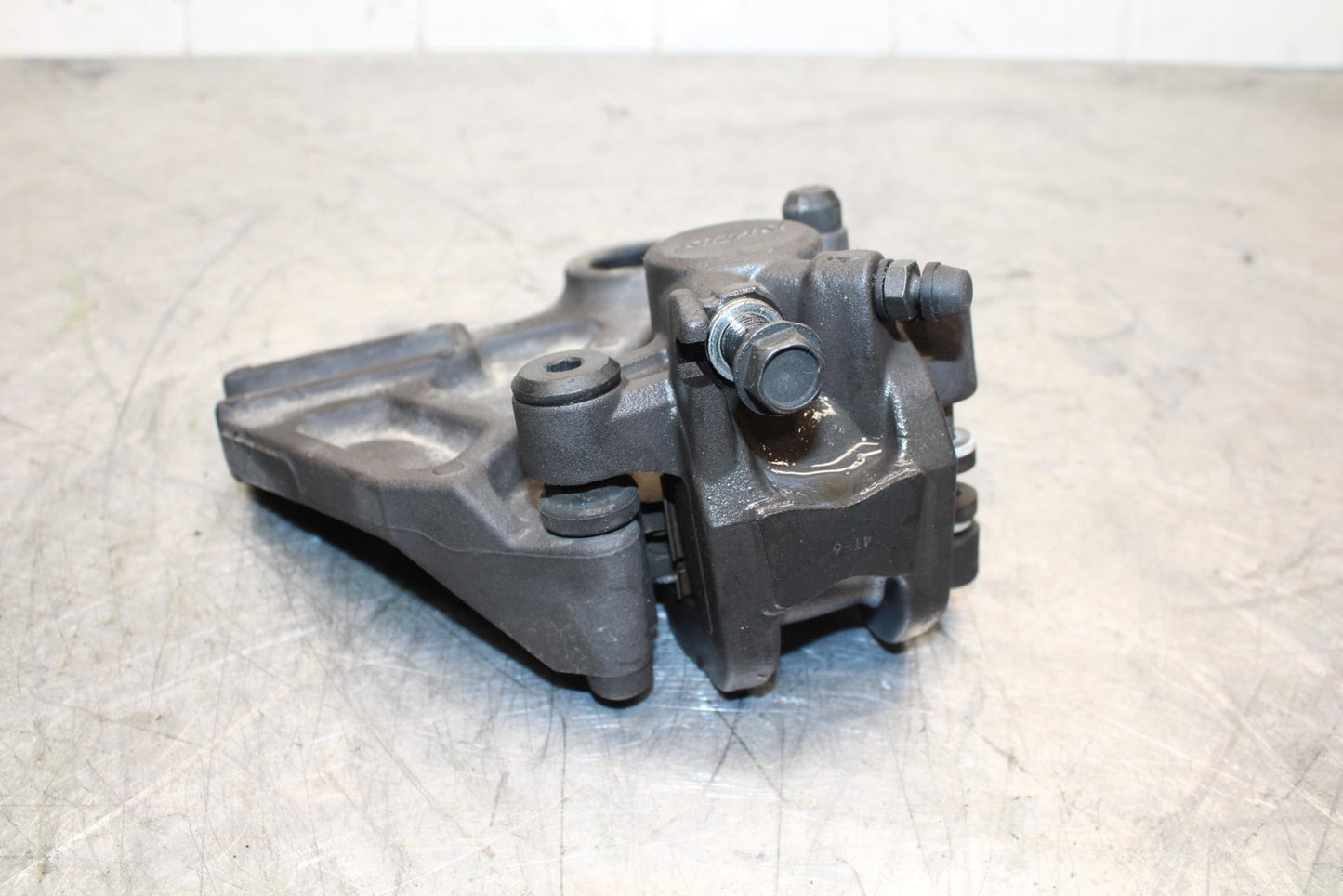 11-15 KAWASAKI ZX1000R REAR BACK BRAKE CALIPER W MOUNT BRACKET BB445