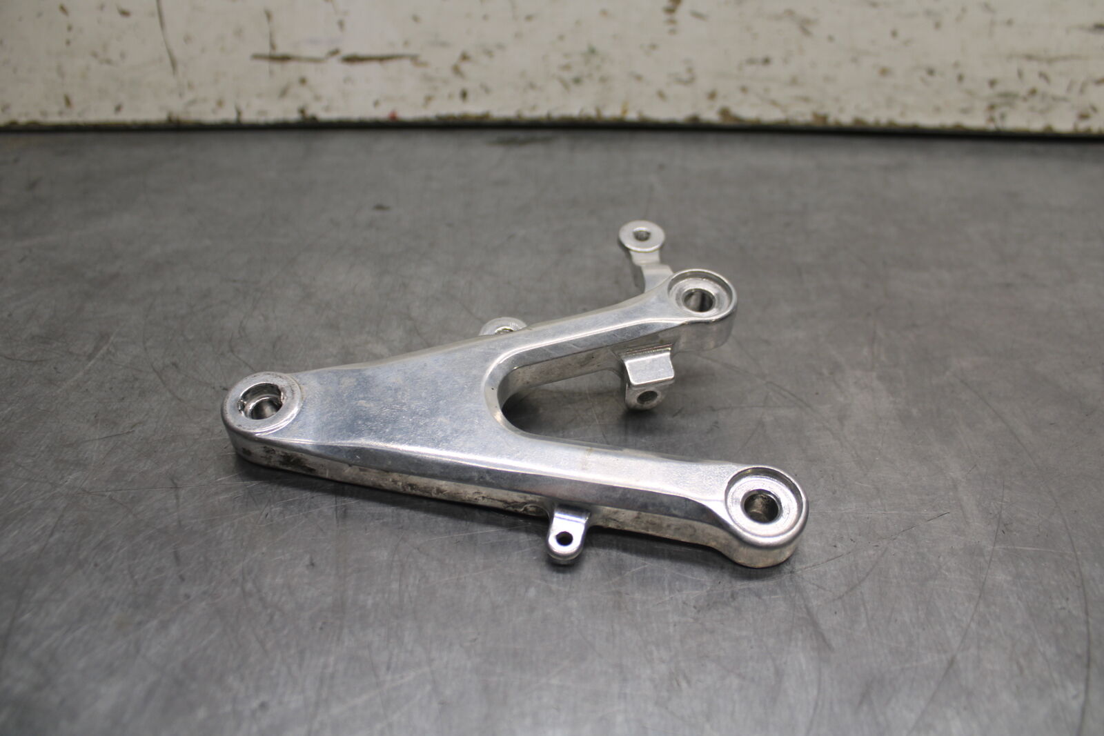 08-09 YAMAHA YZF R6S RIGHT REARSET REAR SET DRIVER FOOT PEG BRACKET MOUNT BB114