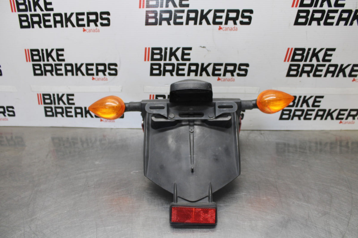 03 YAMAHA YZF R1 REAR BACK FENDER MUD GUARD BB895