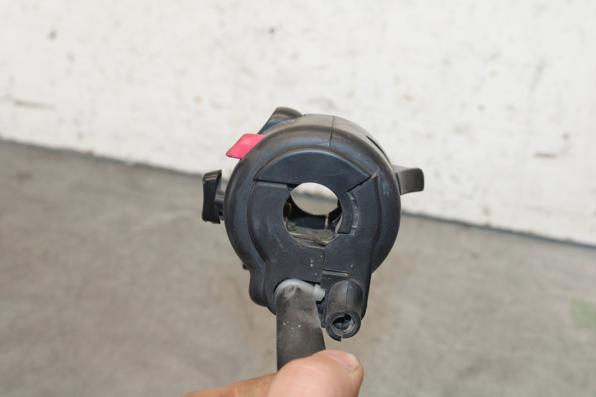 01-06 TRIUMPH TIGER 955I LEFT CLIP ON HANDLE HORN SIGNALS SWITCH BB693