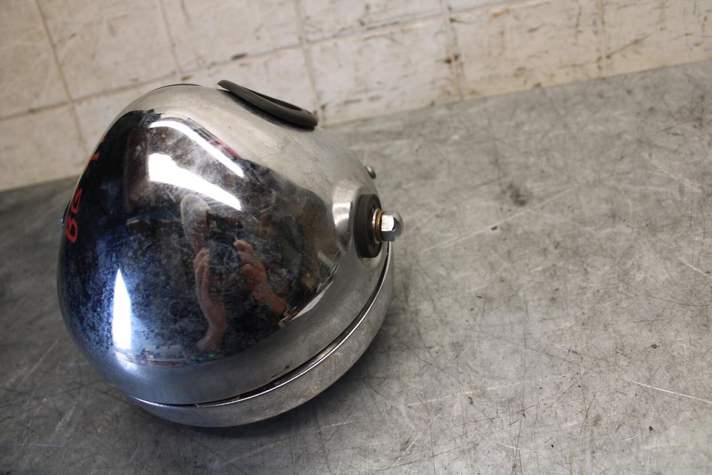 1982 Suzuki GS450L SINGLE HEADLIGHT HEAD LAMP LIGHT BB52