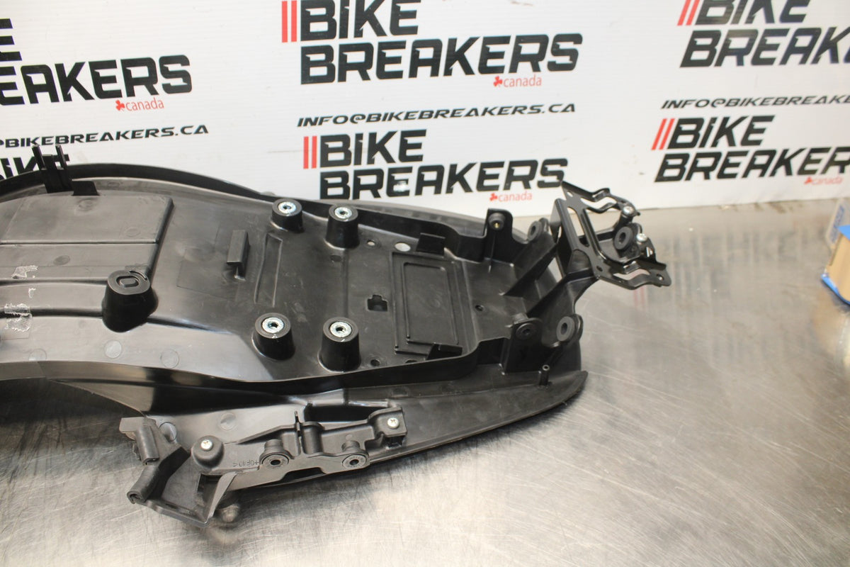 23-24 KAWASAKI NINJA ZX14R REAR BACK TAIL UNDERTAIL FAIRING COWL FENDER BB764