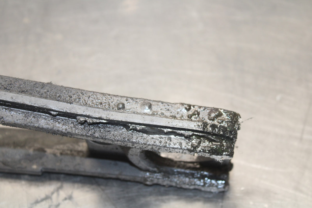 06-07 SUZUKI GSXR750 SWINGARM CHAIN BUFFER SLIDER GUIDE BB811