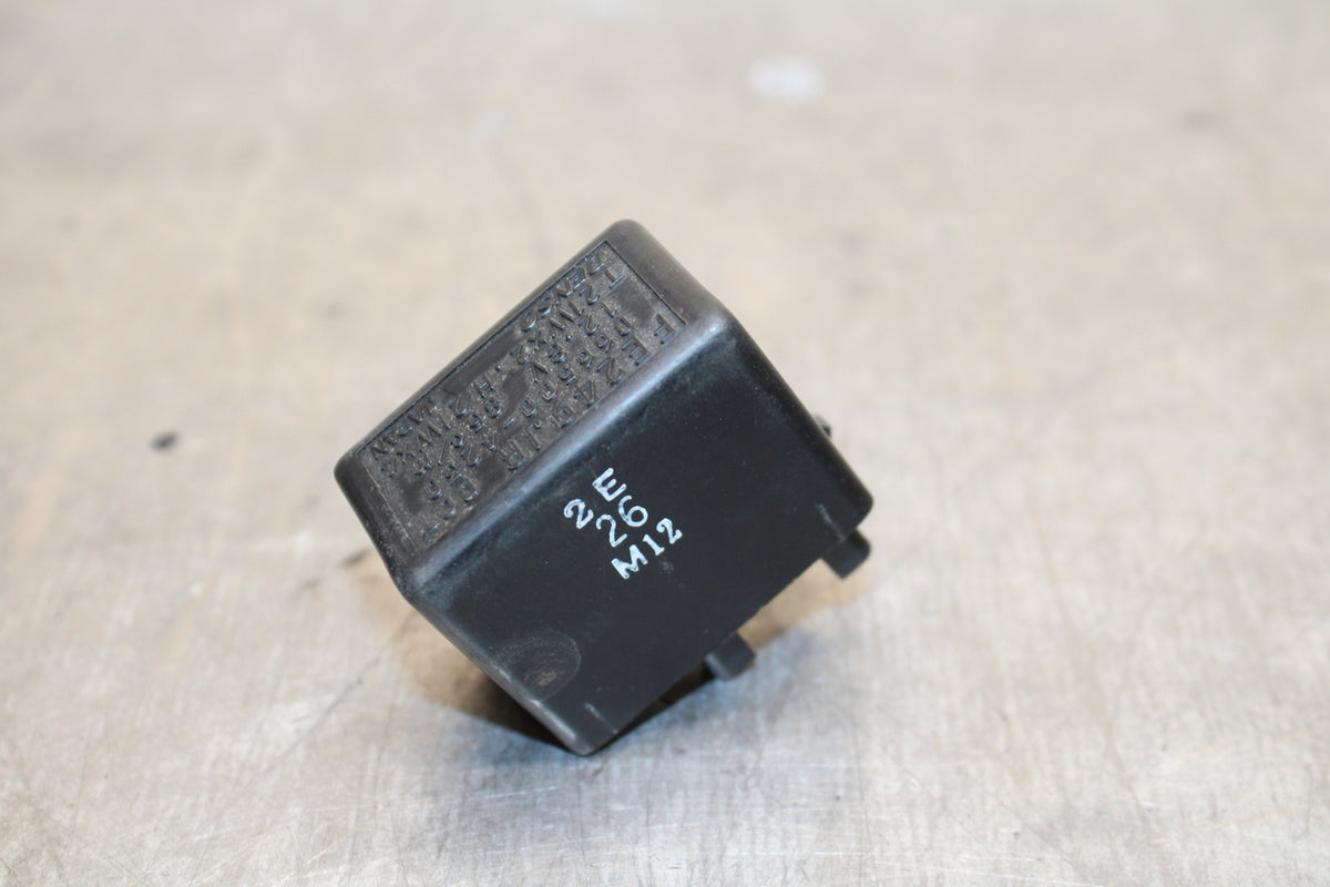 03 SUZUKI SV650S TURN SIGNAL BLINKER RELAY FLASHER SWITCH BB130