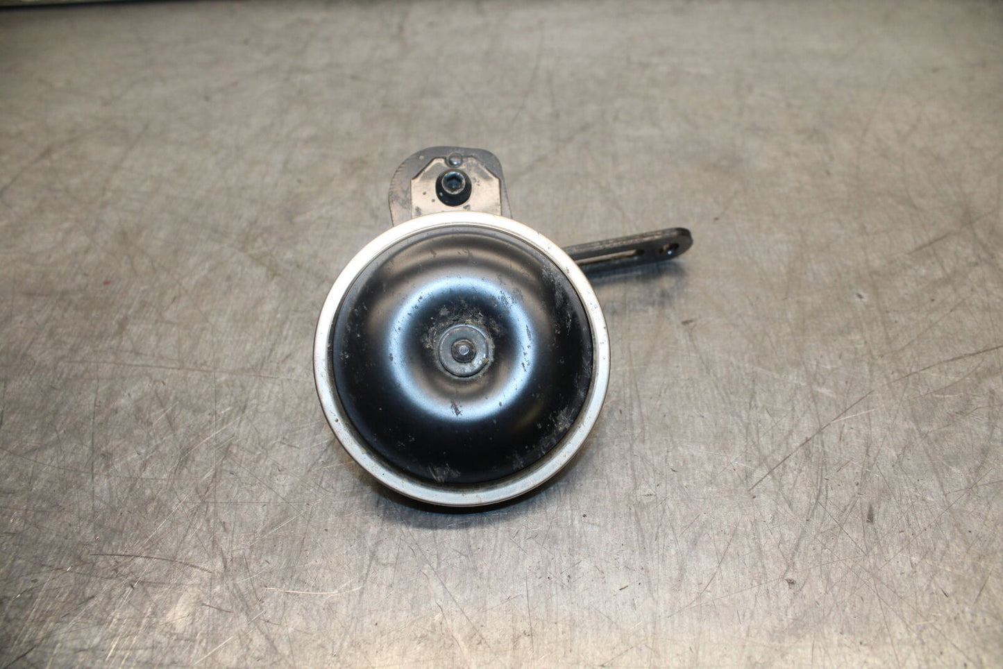 22-24 YAMAHA XSR900 HORN SIGNAL BB710