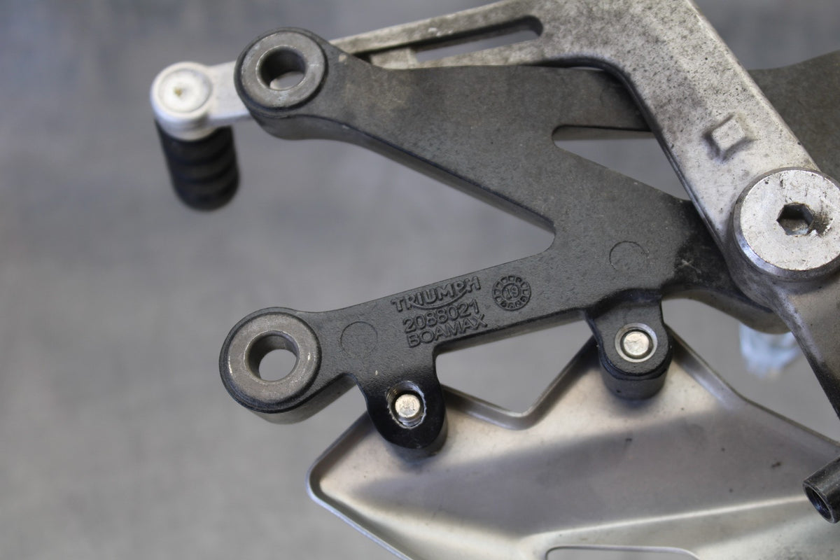 20 TRIUMPH STREET TRIPLE 765 LEFT REARSET REAR SET FOOT PEG REST STOP  BB864
